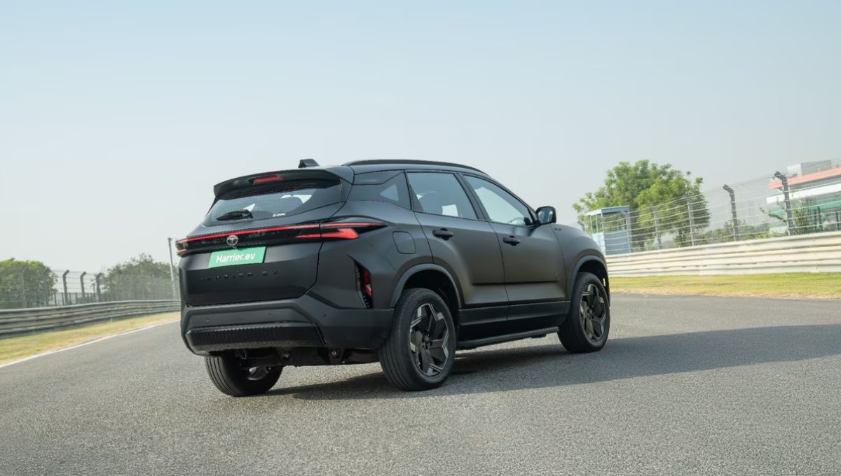 Tata Harrier EV Deliveries Begin Nationwide, Bold Design, Smart Tech And 10,000+ Bookings in 24 Hours