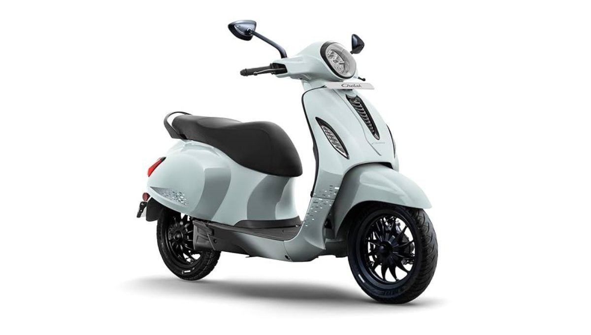 Bajaj Chetak: 127km रेंज और स्मार्ट फीचर्स के साथ लॉन्च, कीमत ₹1.15 लाख से शुरू
