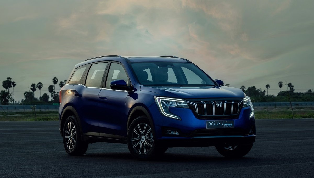 Mahindra XUV700: ₹14 लाख से शुरू, 182bhp पावर और Alexa कनेक्टिविटी जैसी हाई-टेक सुविधाएं