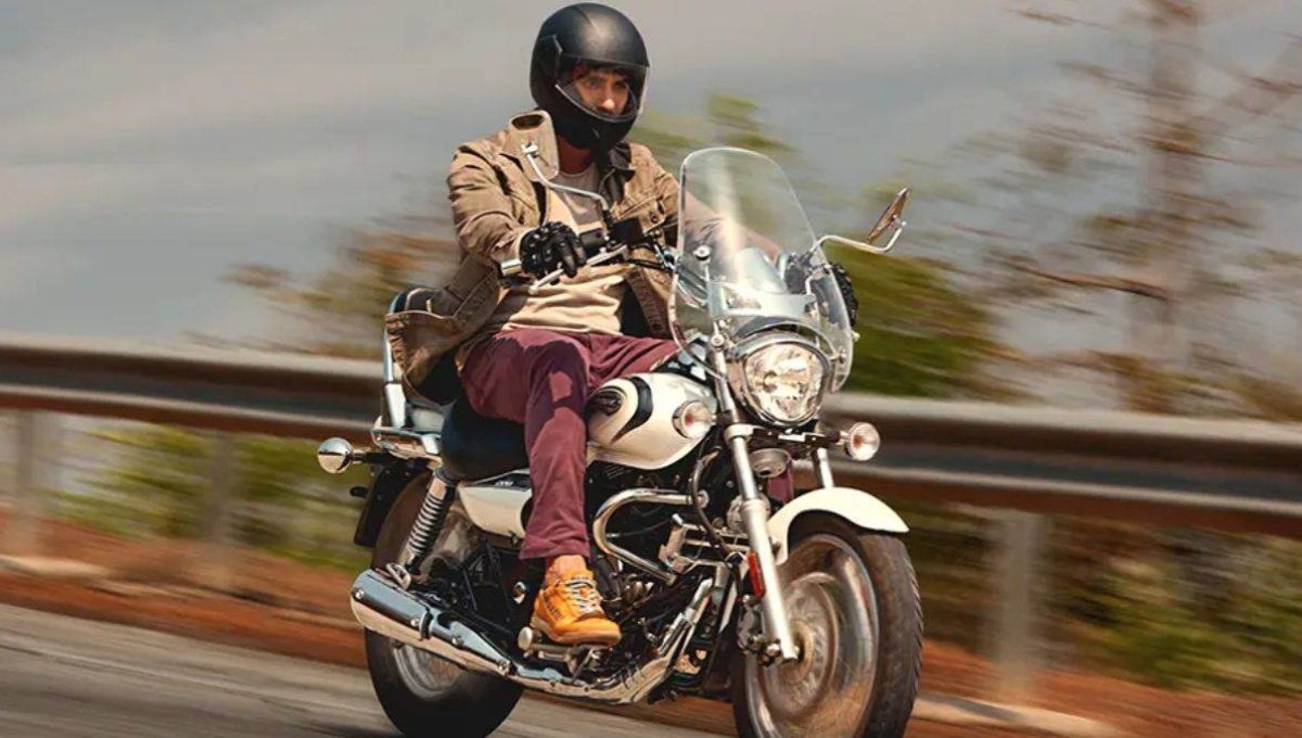 2 लाख के अंदर लंबी यात्राओं के लिए बेस्ट Touring Motorcycle